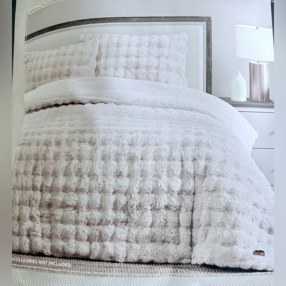 FRYE 3 Piece Luxurious Faux Fur Comforter Set Queen Ivory Plush 2 Shams NEW